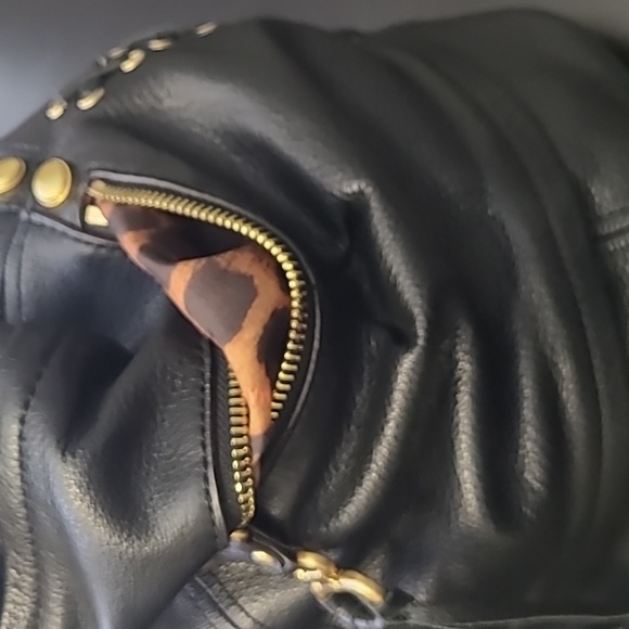 B Makowsky Black Meather Zipper Shoulder Bag - Picture 5 of 10